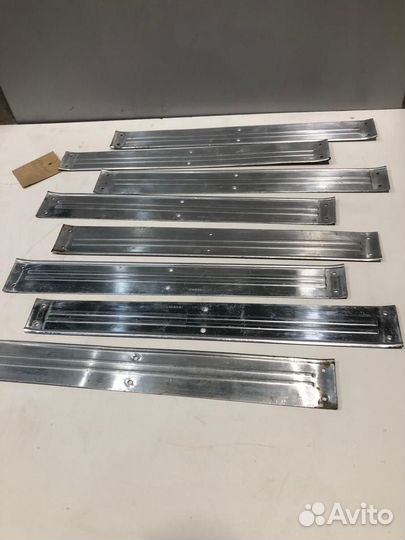 Накладки на пороги Волга газ-24