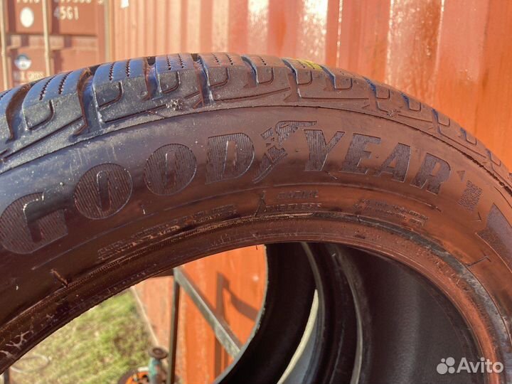 Goodyear UltraGrip Performance 225/50 R17 98H