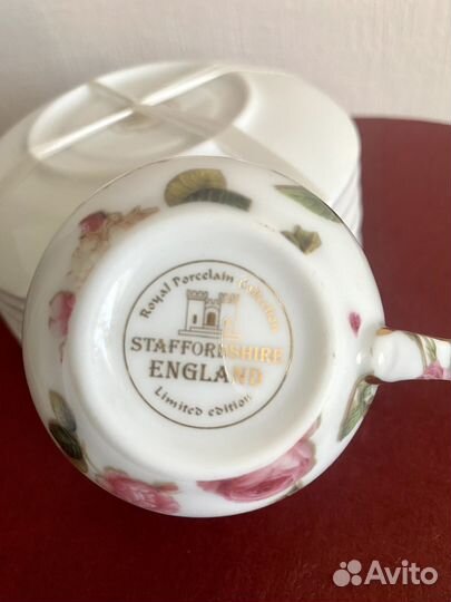 Фарфоровый чайный сервиз в упаковке. Англия