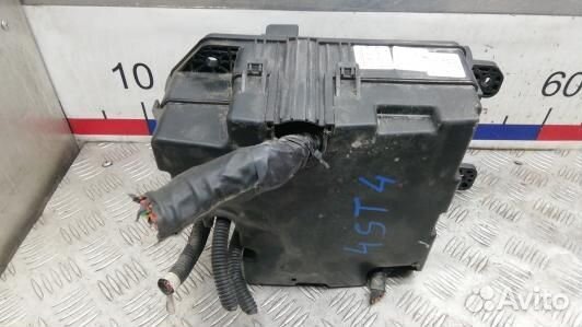 Блок предохранителей KIA sorento 2 (4ST04M101)