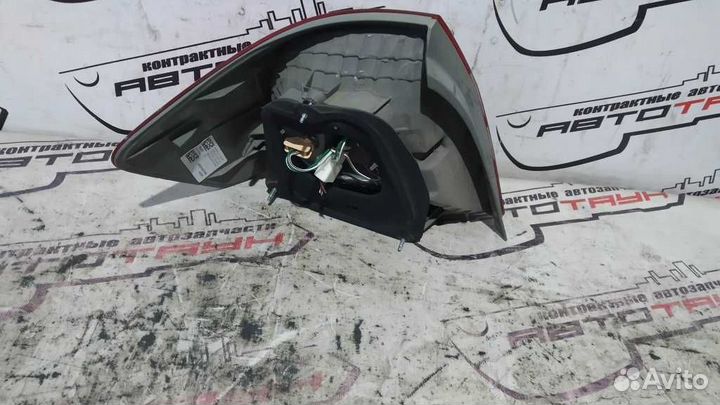 Фонарь toyota premio AZT240 NZT240 ZZT240 ZZT245 2