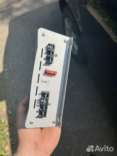 Автомобильный усилитель звука