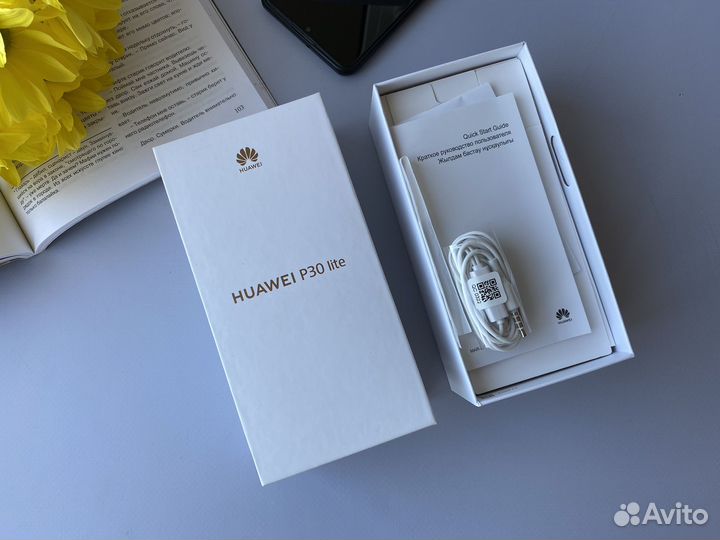 Коробка от телефона huawei p 30 lite с наушниками