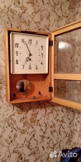 Часы с маятником Янтарь СССР