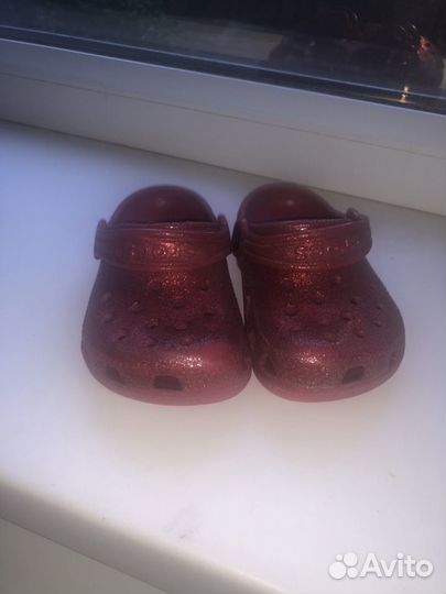 Сандали Crocs