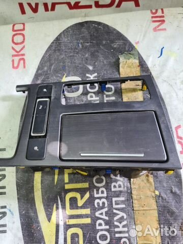 Подстаканник Genesis G80 2.0 G4KL 2017-2020