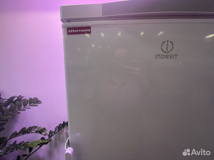 Морозильный шкаф Indesit