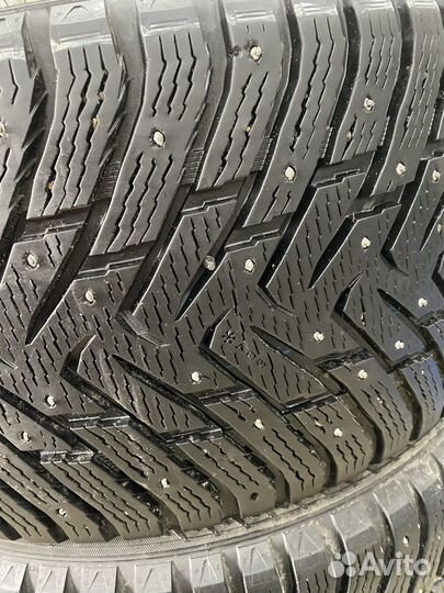 Nokian Tyres Hakkapeliitta 8 SUV 295/35 R21