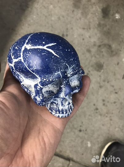 Фигурка череп