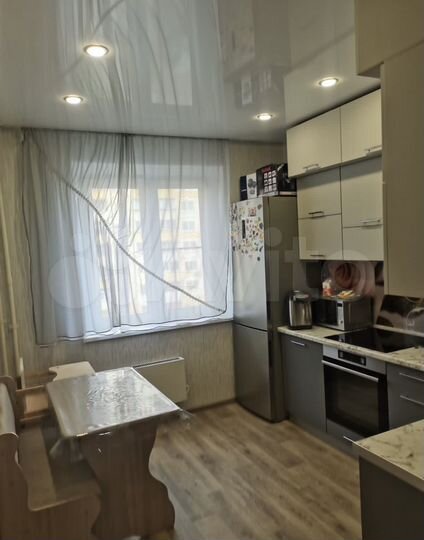 2-к. квартира, 58 м², 3/10 эт.