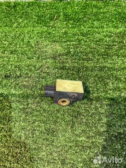 Датчик удара(6) Honda Fit Shuttle GP2 2011