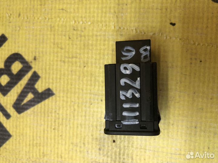 Кнопка корректора фар VW Passat B6