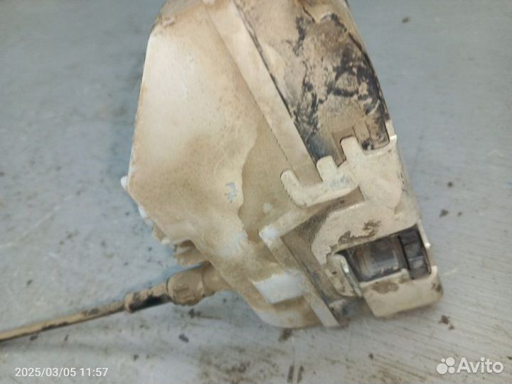 Замок двери передний правый Renault Megane K4M