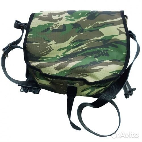 Ягдташ с кожаным ремнем и подвесками дичи камо