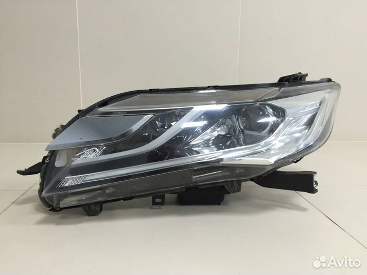 Фара левая Mitsubishi Pajero/Montero Sport KS 2015