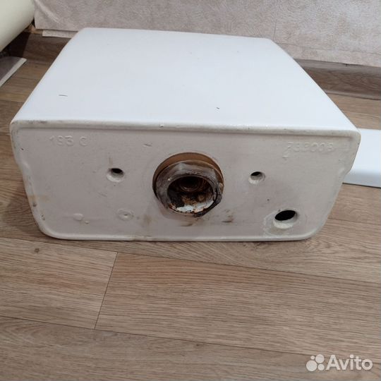 Бачок унитаза