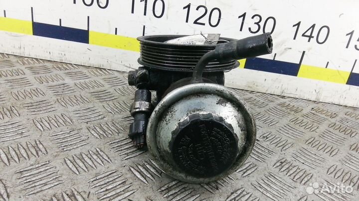 Насос гур 4431005120 Toyota Avensis T25 (2003-2008