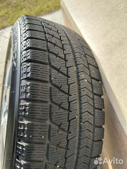 Bridgestone Blizzak VRX 185/65 R15 комплект