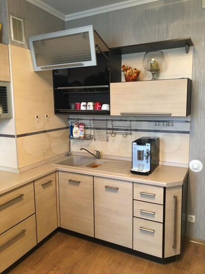 3-к. квартира, 93 м², 4/10 эт.