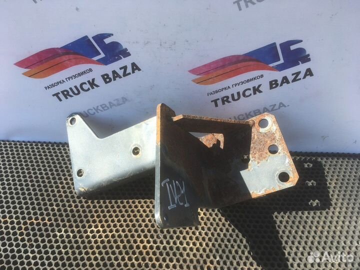 Кронштейн осушителя Iveco Stralis