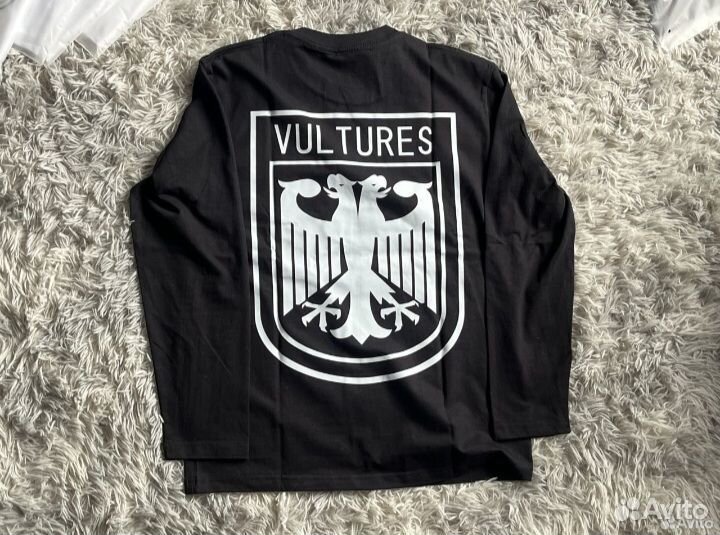 Лонгслив vultures