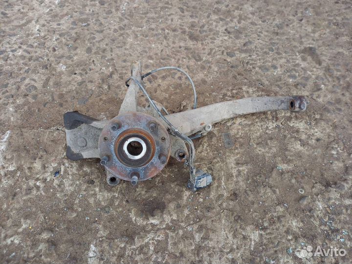 Кулак передний правый Mazda 6 GG 2005 mazda