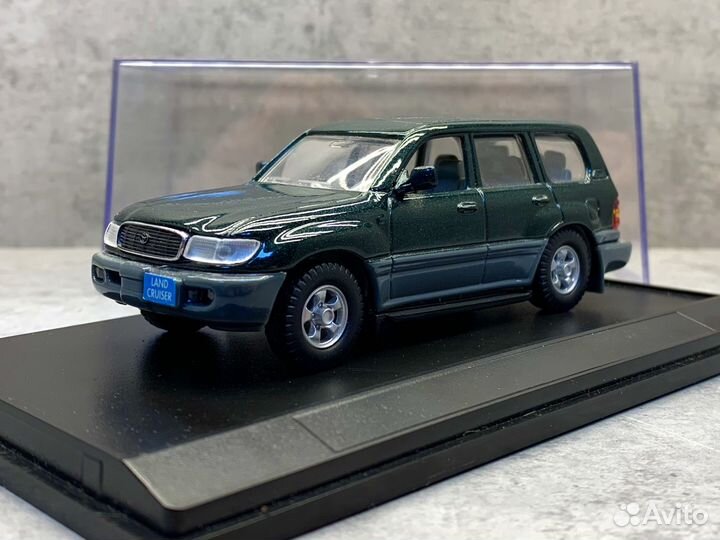 Коллекционная модель Toyota Land Cruiser 1:43