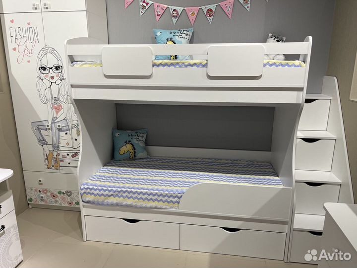 Двухъярусная кровать детская