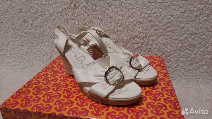 Босоножки женские 39 размер бу