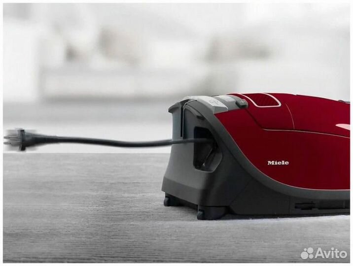 Пылесос Miele sgdf3 Complete C3 Active 2000Вт крас