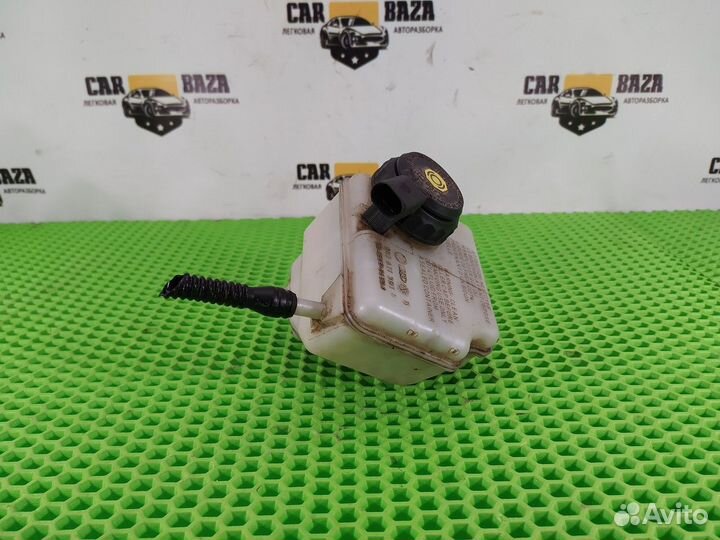 Бачок главного тормозного цилиндра