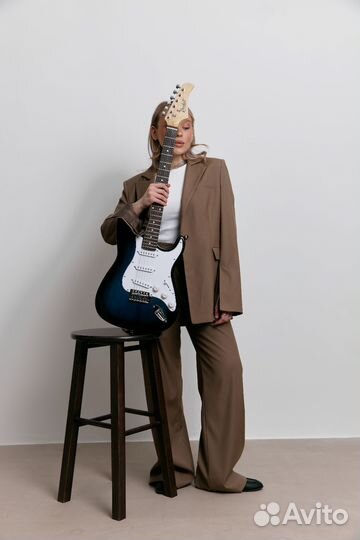 Электрогитара новая