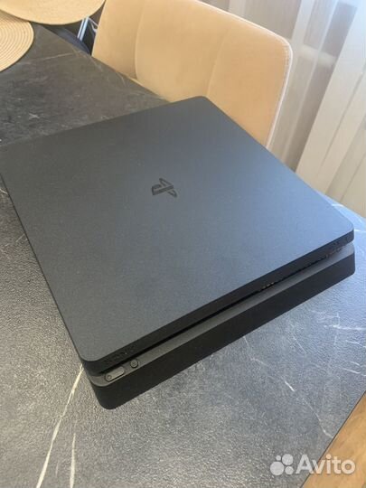 Игровая приставка ps4 slim