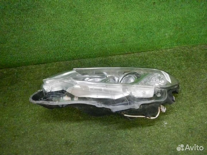 Фара левая Toyota Camry