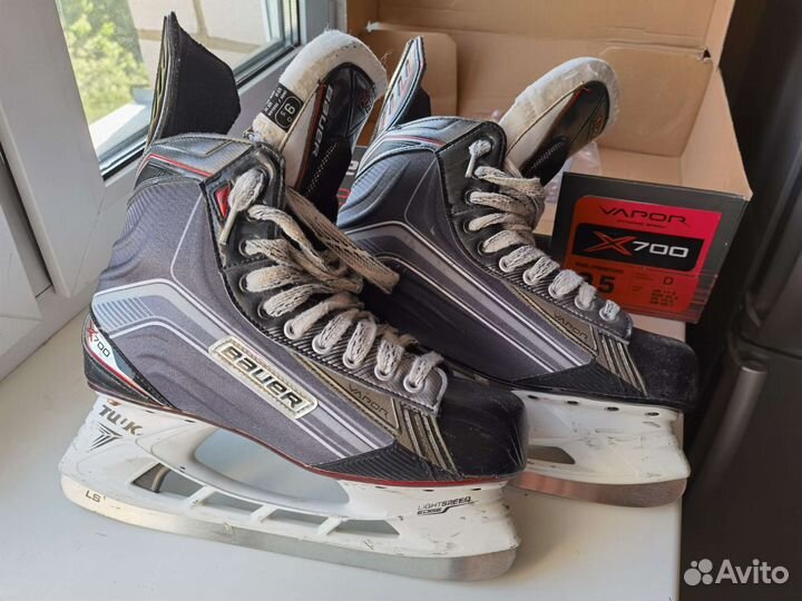 Коньки хоккейные Bauer Vapor X700