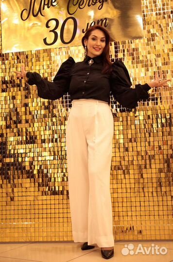 Ведущая (тамада) +диджей (живой вокал)