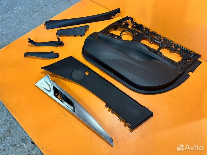 Обшивка двери передняя правая на BMW X4 G02