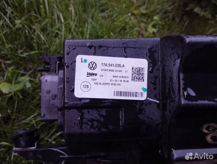 Фара оригинальная левая Фольксваген джета 7