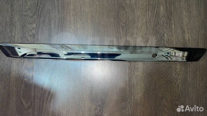 Накладка (молдинг) крышки багажника Corolla Axio