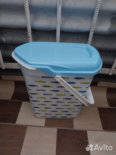 Пластиковый контейнер бу