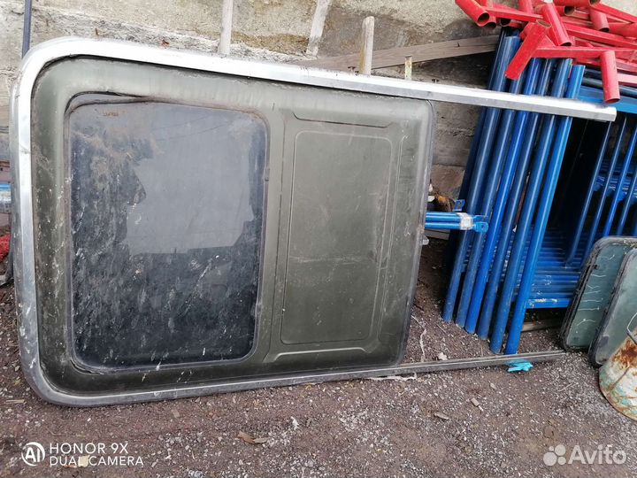 Люк автомобильный