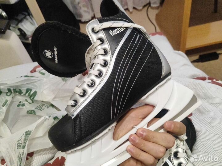 Хоккейные коньки