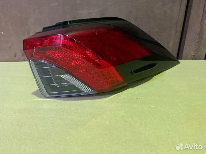 Фонарь задний правый Тойота рав4 ха50