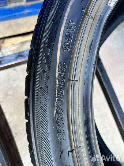 Bridgestone Potenza S001 225/45 R19