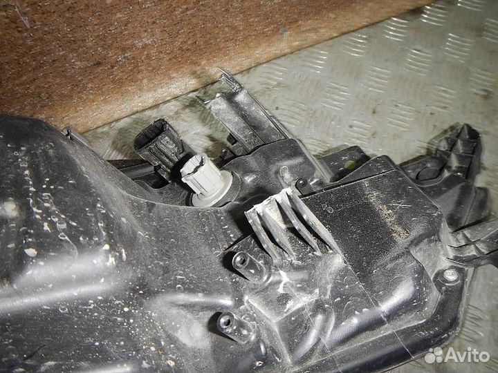 Фара правая Nissan X-Trail