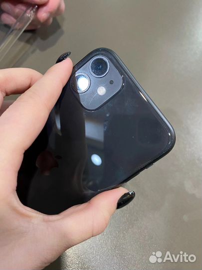 Телефон iPhone 11