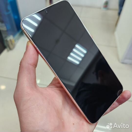 Samsung Galaxy S22+, 8/256 ГБ
