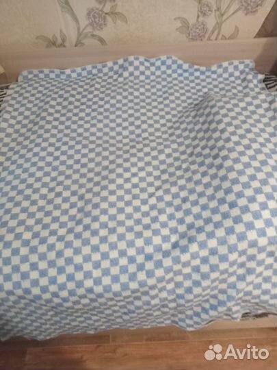 Плед теплый и одеяло в детскую кроватку