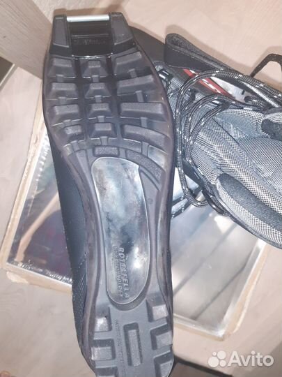 Лыжные ботинки 42 размер. Новые