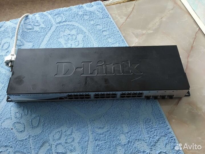 Камутатор D-link